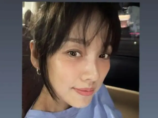 Singer Lee Hyo Ri shows off her beauty with a close-up selfie... "Happy mid-autumn celebration (Chuseok, mid-autumn festival)"