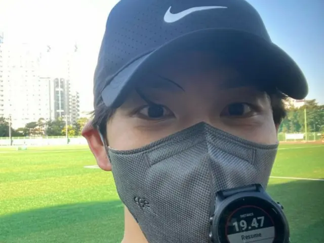 Actor Im Siwan completed a 19.47km run at mid-autumn celebration (Chuseok, mid-autumn festival)... promoting ``1947 Boston'' with Sean