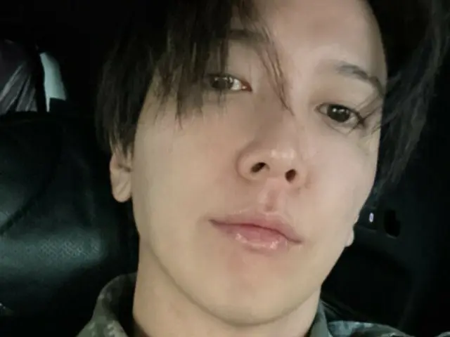 "CNBLUE" Jung Yong Hwa reveals his military uniform... Dazzling visuals even with his bare face