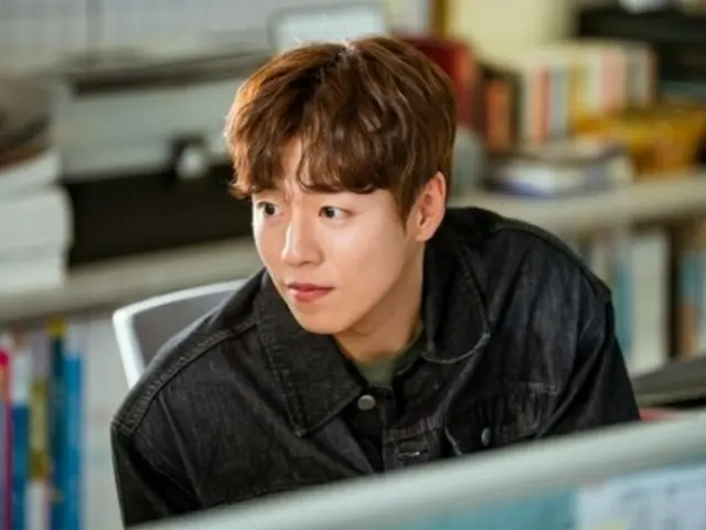 Actor Lee HyunWoo, the handsome Korean history teacher in the TV series “Wonderful Days”…A heart-throbbing boyfriend visual