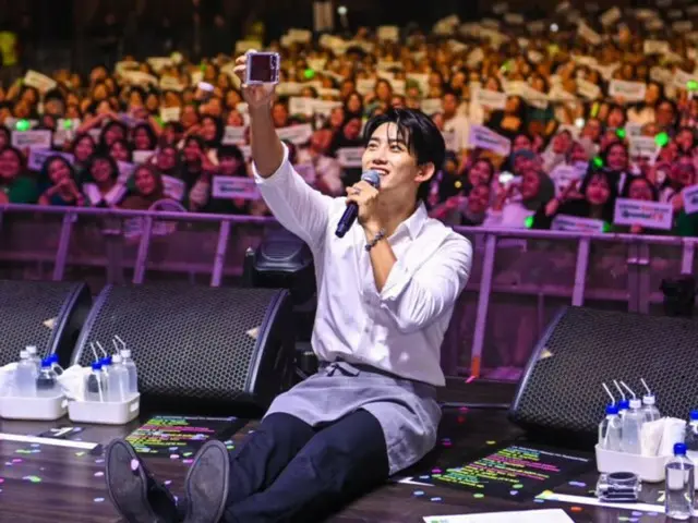 “2PM” Ok Taecyeon said “Yes, cheese!” with fans at fan meeting…I was happy to meet him.