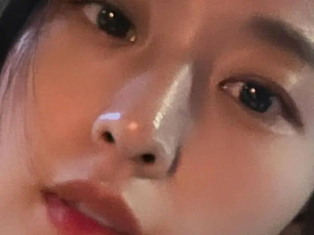 SEOLHYUN, do we need to worry about 10th as well? ...A confident beauty selfie released