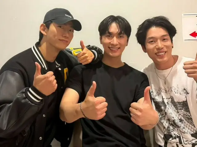 "2PM" Chansung, Fanmi's guest "2AM" Changmin and "2PM" Taecyeon who came to support him, three shots