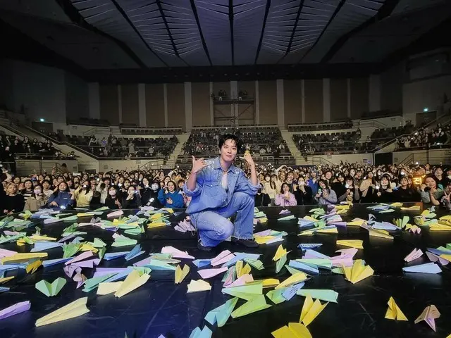 CNBLUE's Yong Hwa attends events in South Korea in between performances in Japan... "Stay healthy until we meet again!"