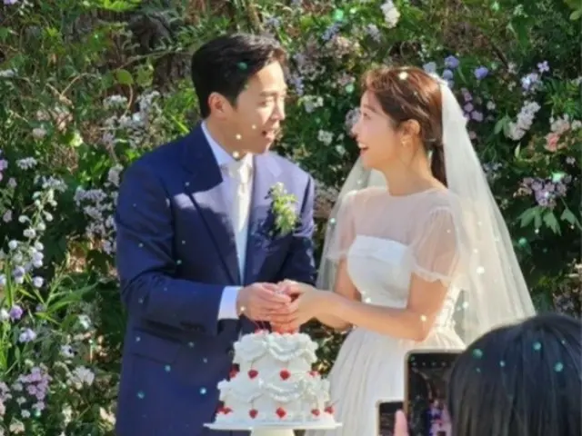 "Girl's Day" Sojin ♥ Lee Dong Ha, movie-like outdoor wedding...Congratulations from Mina and Yura