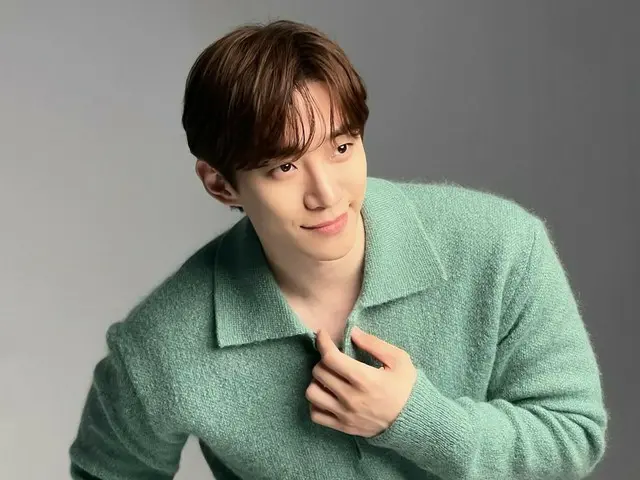 "2PM" JUNHO, refreshing visual in green knit