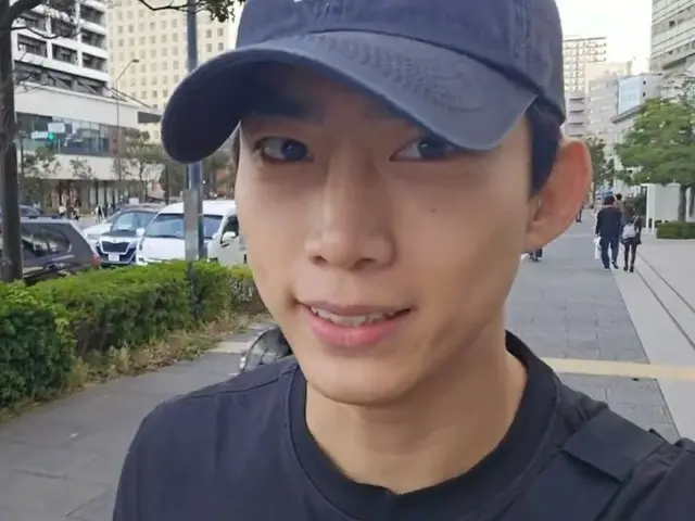 "2PM" Taecyeon goes to Yokohama to support Jun. K's solo event...Revealing a simple trip to Japan where he uses public transportation and stays at a capsule hotel (video included)