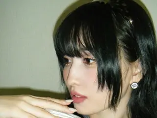 "TWICE" Momo boldly opens her chest to reveal her current situation...Sexy and hot style