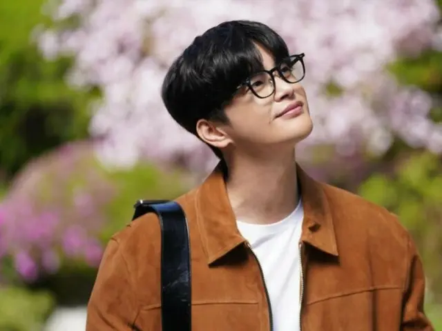 Seo In Guk, a refreshing college student visual (with video)