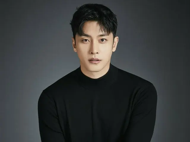 Actor SungHoon takes on the challenge of acting for the first time after his debut...as Serge in "ART"