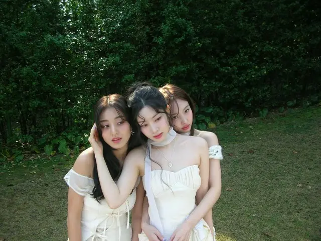 "TWICE" NAYEON looks like a forest fairy with JIHYO & Dahyun