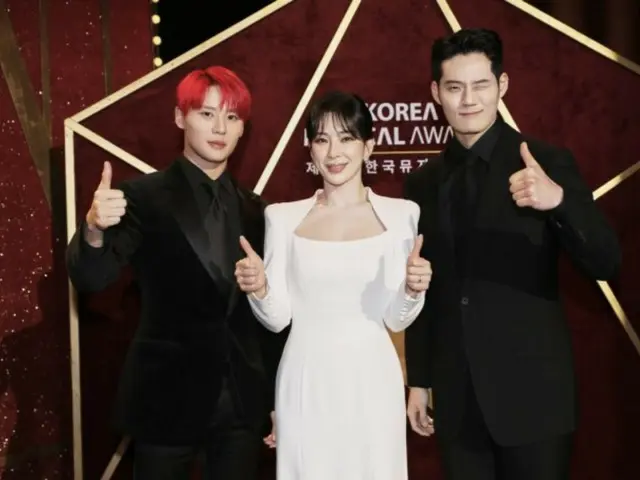 Kim Jun Su (Xia) & Jung Sun-ah & Seo Kyung-soo attend the "Korean Musical Awards"... "PALMTREE ISLAND's family met at the award ceremony"