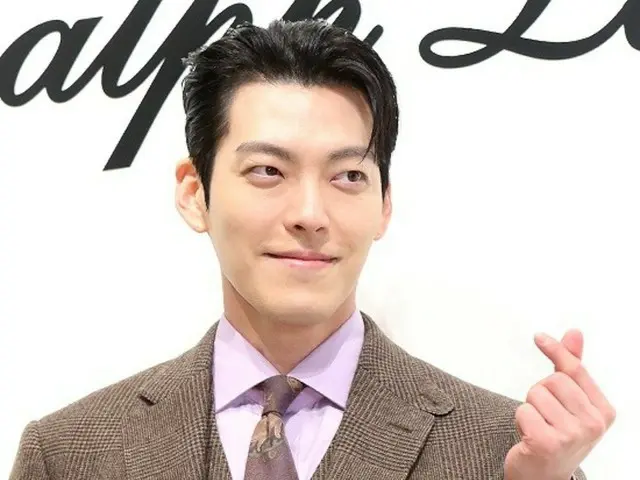 [Photo] Actor Kim WooBin attends "Ralph Lauren" event...gentle finger heart