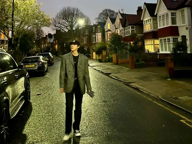 "TVXQ" Yunho blends into the wonderful atmosphere of London