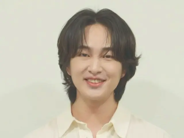 SHINee's Onew will appear as a guest performer and presenter at the Star Awards 2024 to be held in Singapore on the 21st...Finally an official appearance (video included)
 )