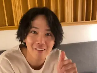 FTISLAND's Lee HONG-KI is surprised by the number of people waiting for tickets in advance for his concert... "The Gocheok Dome is full!"