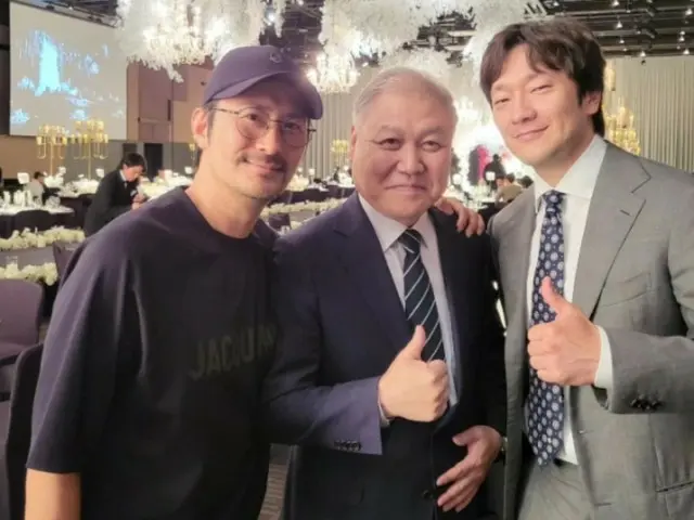 Co-stars in the movie "The Outlaws"... Actor Son Sukku attends Ma Dong Seok♥Ye JungHwa's wedding