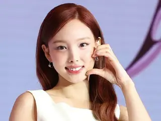 [Photo] TWICE's NAYEON poses cutely at a press conference to commemorate the release of her second solo mini-album "NA"
