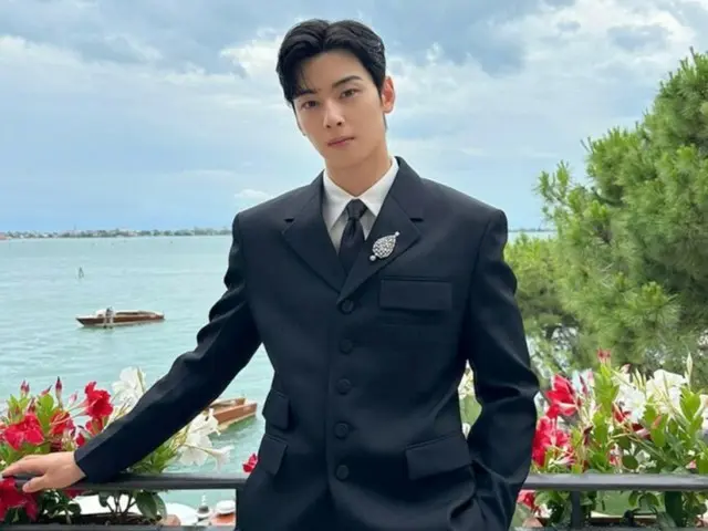 ASTRO's Cha EUN WOO, a nobleman who charms even Venice... exudes elegance