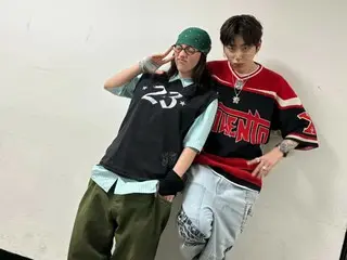 Block B's ZICO meets Billie Eilish and takes a photo together... "Deep and meaningful conversation, I was inspired"