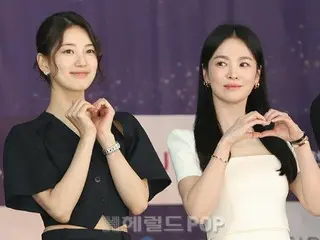 [Photo] Actresses Song Hye Kyo & Suzy attend the hand printing event at the 3rd Blue Dragon Series Awards... A goddess next to another goddess
