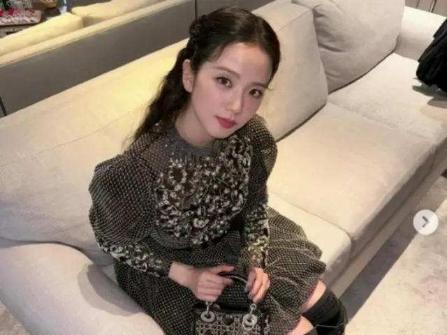 BLACKPINK's Jisoo, Princess of the Dior Show... Beauty that is more gorgeous than luxury goods