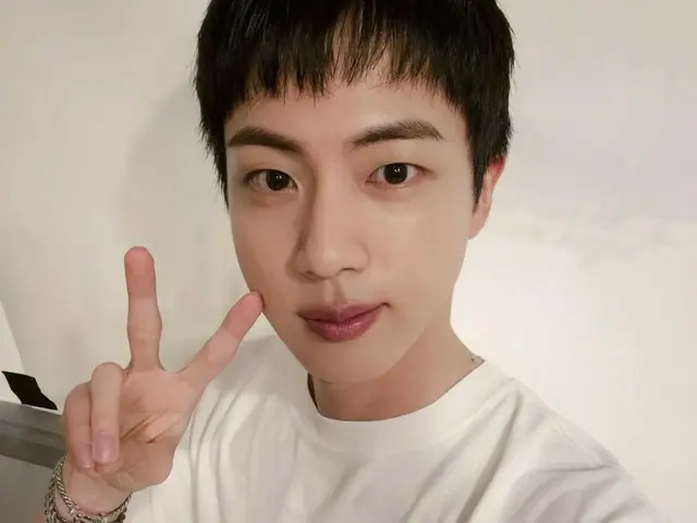 "BTS" JIN, less than a month after discharge, cute piece with slightly grown hair