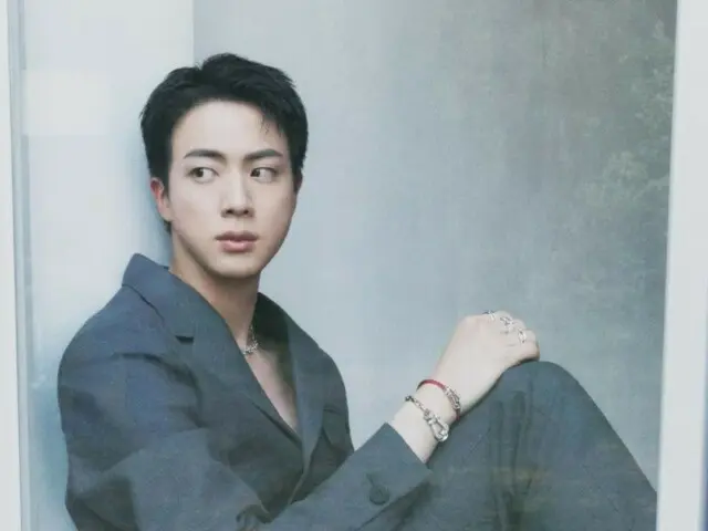 "BTS" JIN, favorite cut released preview... exuding elegant attitude