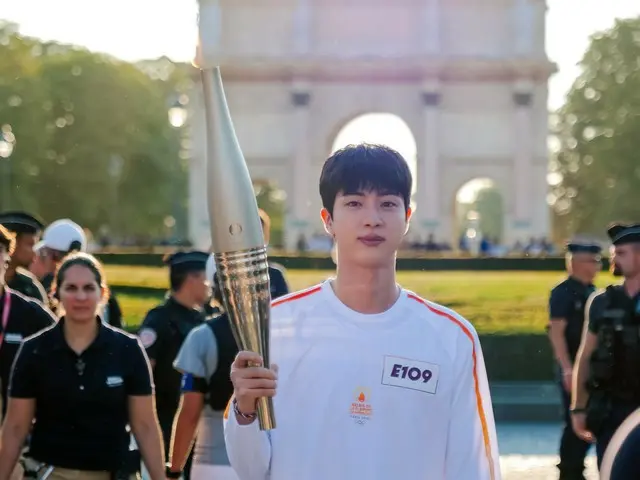 BTS' JIN perfectly serves as the torchbearer for the Paris Olympics amidst the cheers of ARMYs