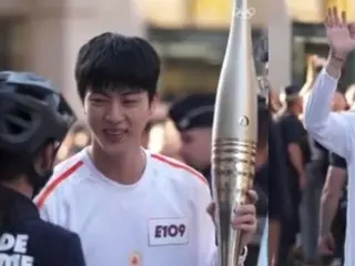 "BTS" JIN, torch relay for the Paris Olympics... Fans cheer, "We love you, Kim Seokjin"
