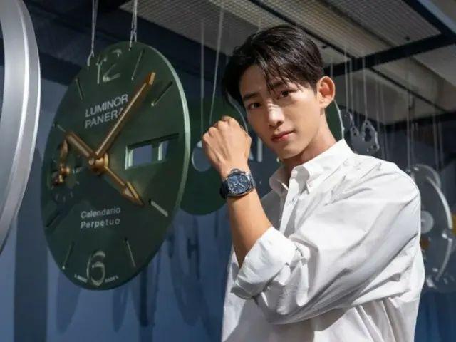 2PM's Taecyeon draws attention with his sharper visuals... Attending an Italian watch brand event