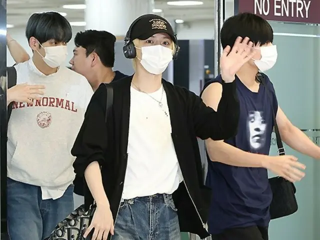 [Airport Photos] "TOMORROW X TOGETHER" returns from Japan... greeting fans