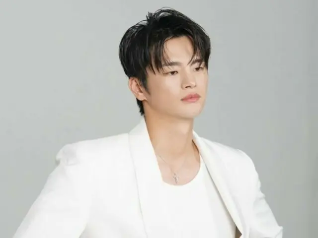 Seo In Guk, a charm that cannot be expressed in words... Chic and sexy visual appeal (video included)