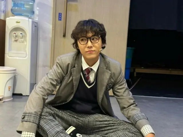 FTISLAND's Lee HONG-KI shows off his fresh charm in a school uniform...Behind-the-scenes cuts from the musical "Your Lie in April" revealed