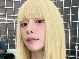 Lim Jiyeon and ♥Lee Do Hyun are also surprised by their blonde hair... Human Barbie doll