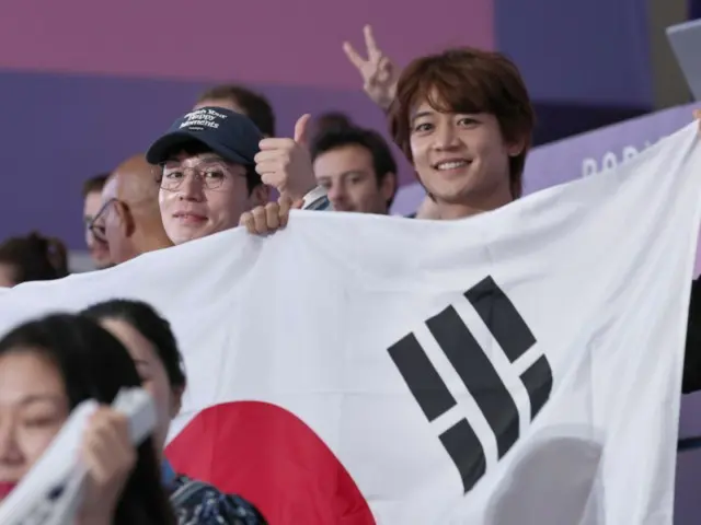 [Photo] Actor Lee Dong Wook and SHINee's Minho "instinctually" win gold medal in taekwondo competition in Paris