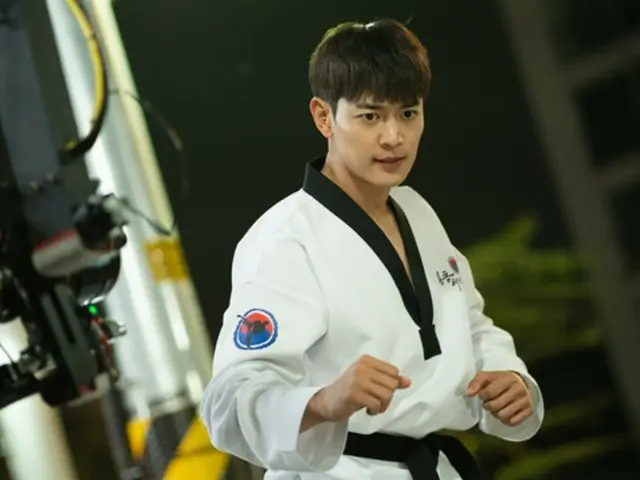 SHINee's Minho, a visual that makes you want to go to a Taekwondo dojo... "A house full of love"