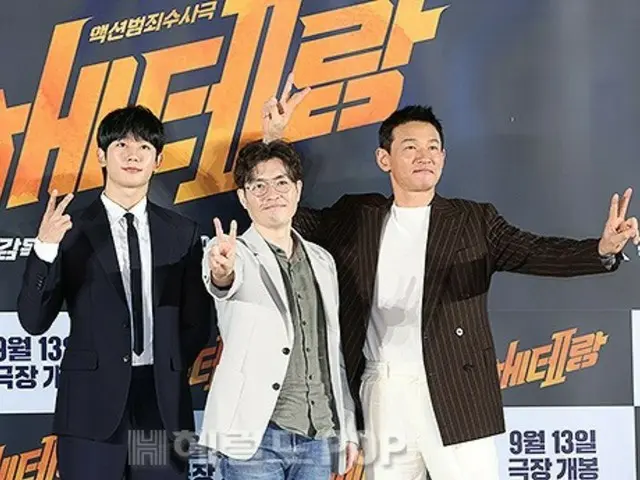 [Photo] Actors Hwang Jung Min, Jung HaeIn and director Ryoo Seung-wan attend production briefing for the movie "Veteran 2"... "See you at the theater"