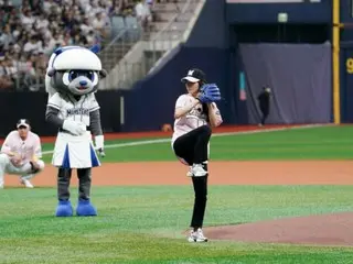 Park Shin Hye appears at the opening ceremony of the Korean professional baseball team... Her innocent smile like a young girl draws attention