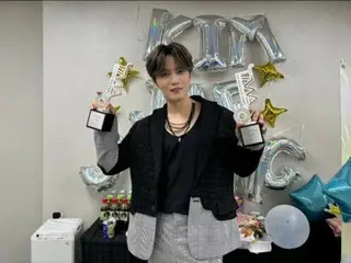 Jaejung wins two awards at the 2024 THE FACT MUSIC AWARDS... "I will become a wholesome artist who learns, practices, and grows with humility"