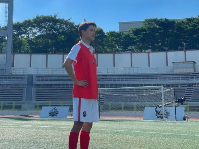 Jun Su (Xia) appears on the first variety show "Shoot! ~Legends' Challenge 3"... his passion for soccer (video included)