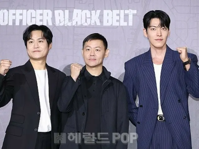 [Photo] Actors Kim WooBin and Kim Seong Kyu (INFINITE), the gorgeous stars of the Netflix series "Martial Arts Center"... a powerful Go for it pose!