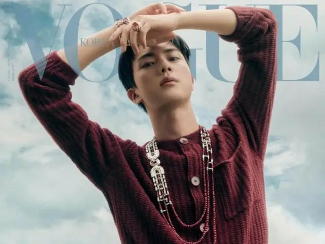 "BTS" JIN on the cover of "Vogue Korea" October issue 3-piece set... Best-selling No. 1 proves popularity