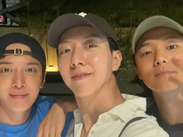 CNBLUE's Lee Jeong Shin says to members celebrating his birthday, "Yes. Thank you" (video included)