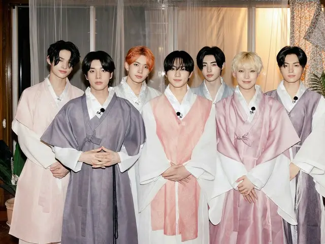 ENHYPEN greets fans in hanbok at mid-autumn celebration: "We're happy to have a fun mid-autumn celebration with ENHYPEN"