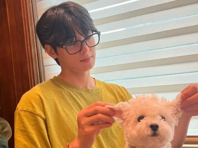 ASTRO's EUN WOO celebrates "happy mid-autumn celebration" with his beloved dog... His visuals are also happy