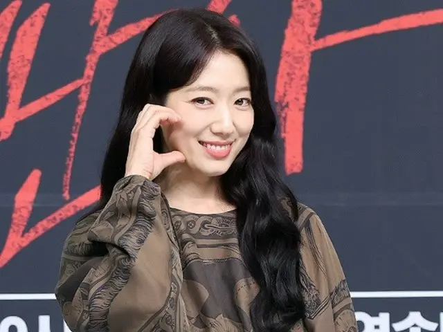 [Photo] Actress Park Sin Hye attends the production presentation of the new TV series "My Devilish Girlfriend is a Judge"... lovely cheek hearts