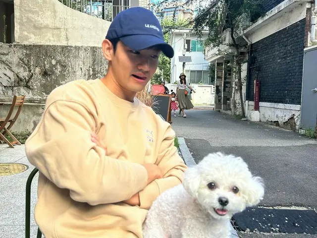 "TVXQ" Changmin, a refreshing Sunday morning spent with his pet dog