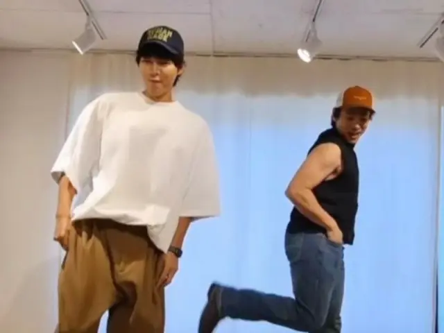 Actor Song Joong Ki and YOOTAEOH take on the "Texas Summer" dance challenge... Fun New Post (Video Included)