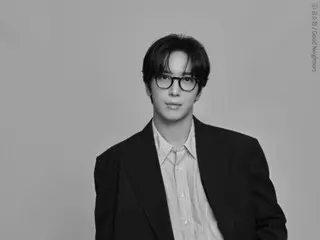 CNBLUE's Yong Hwa looks chic and intelligent in monochrome